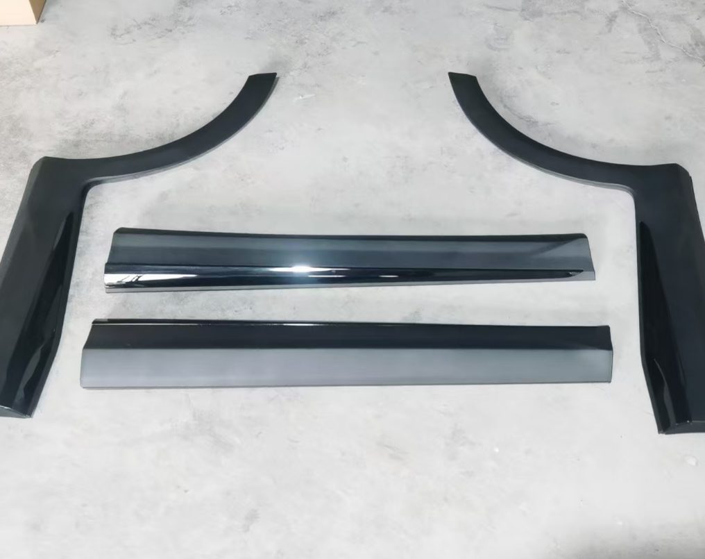 Chery Jetour X70 (2024) Door guard front -L/ black (OE: 609004074AA)