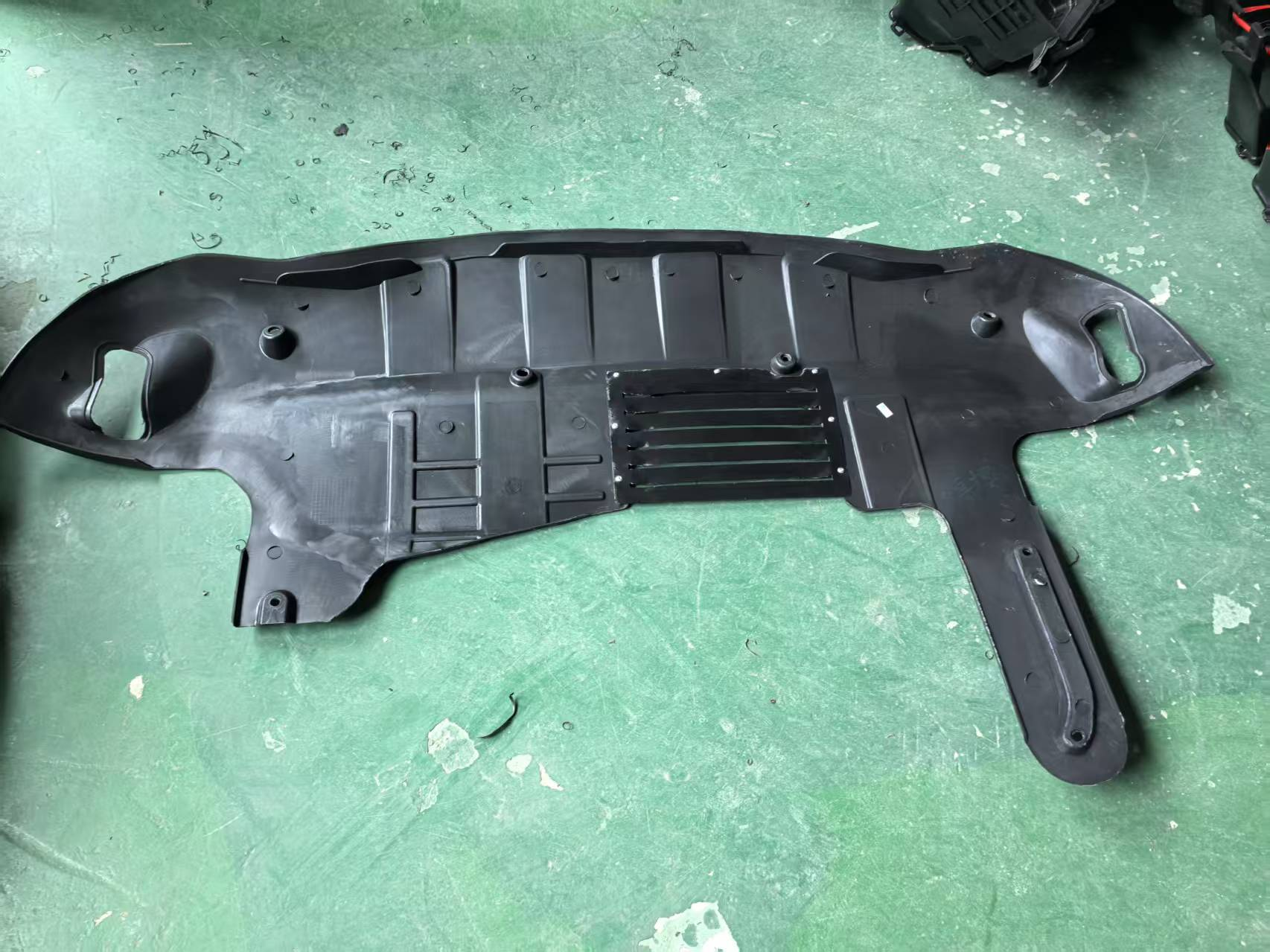 Hyundai Hyundai Tucson 2010 Lower Shield / Chassis Cover