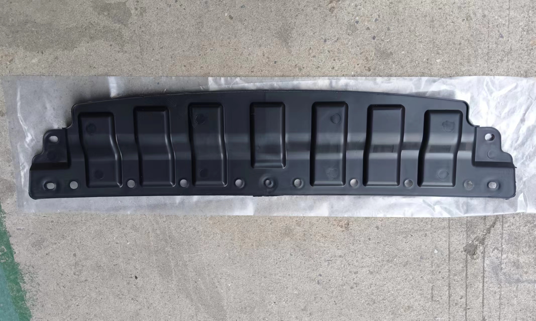 Hyundai Hyundai Veloster Lower Shield / Chassis Cover