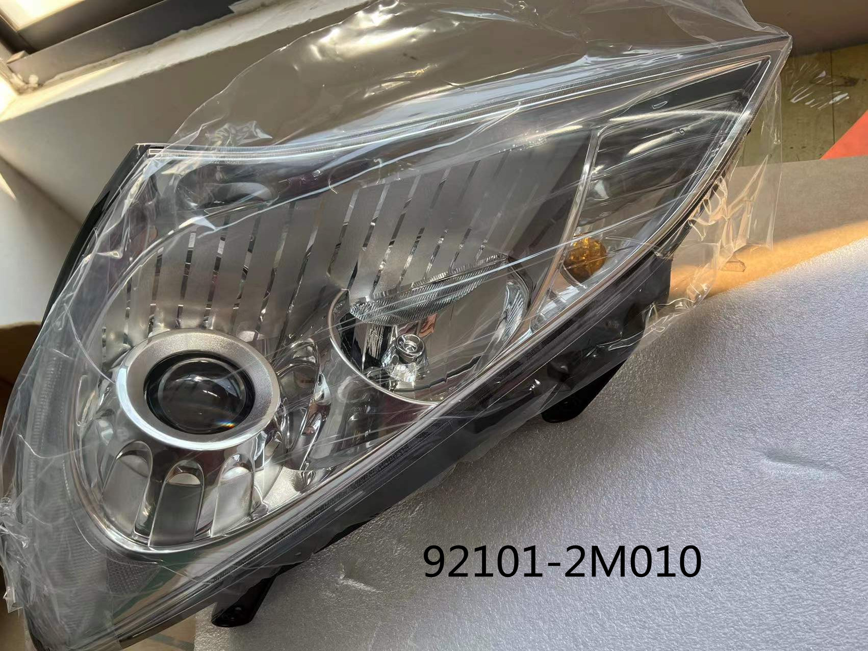 Hyundai Hyundai Genesis 2010 Standard Headlight Assembly